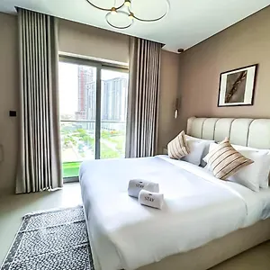 By Latinem Luxury 2br Holiday Cv B609 Near Burj Khalifa شقة